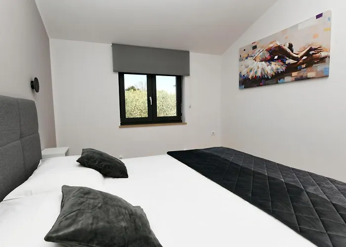 R2 Apartment By Residence Rudan