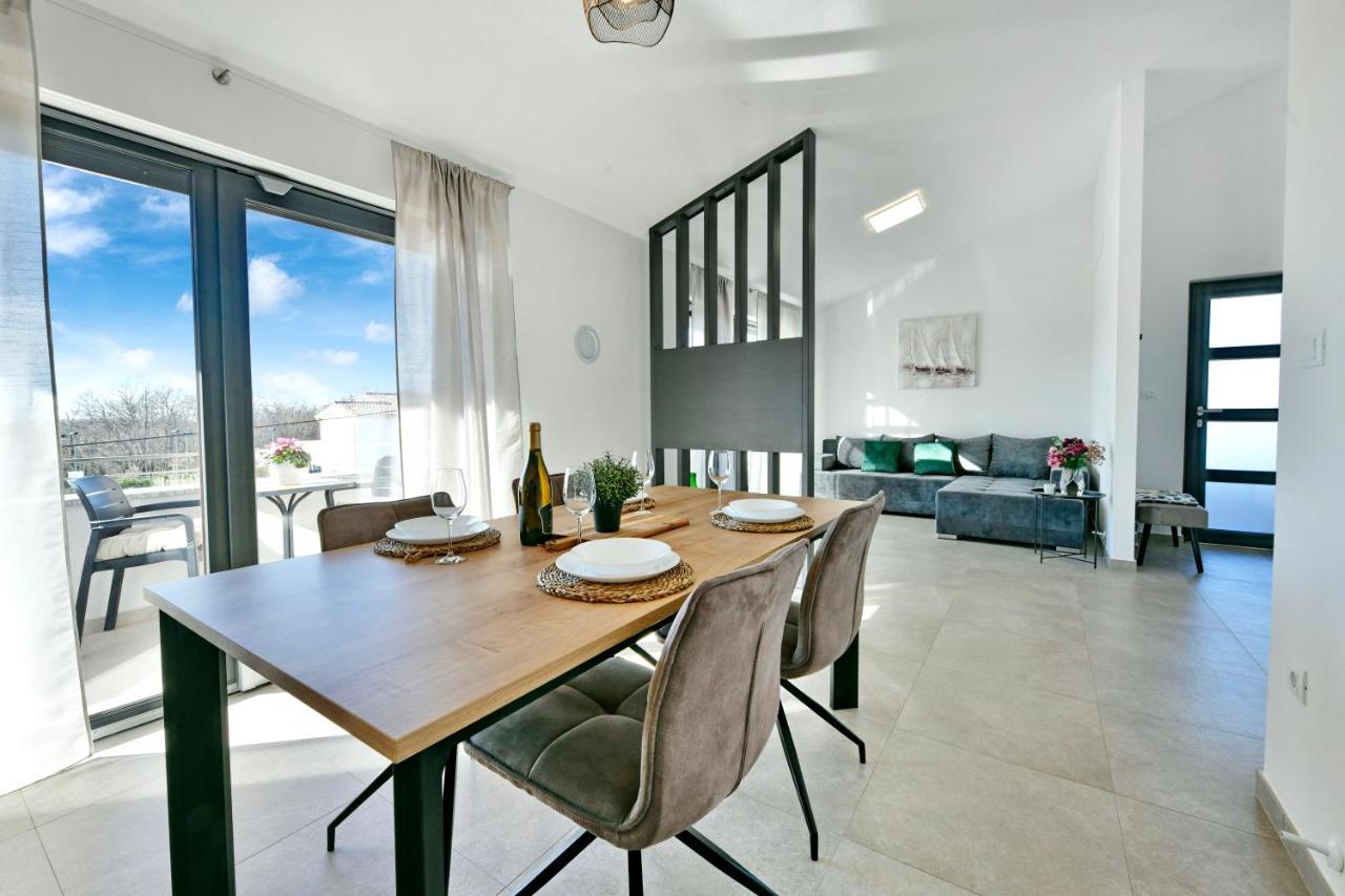R2 By Rudan Apartment *