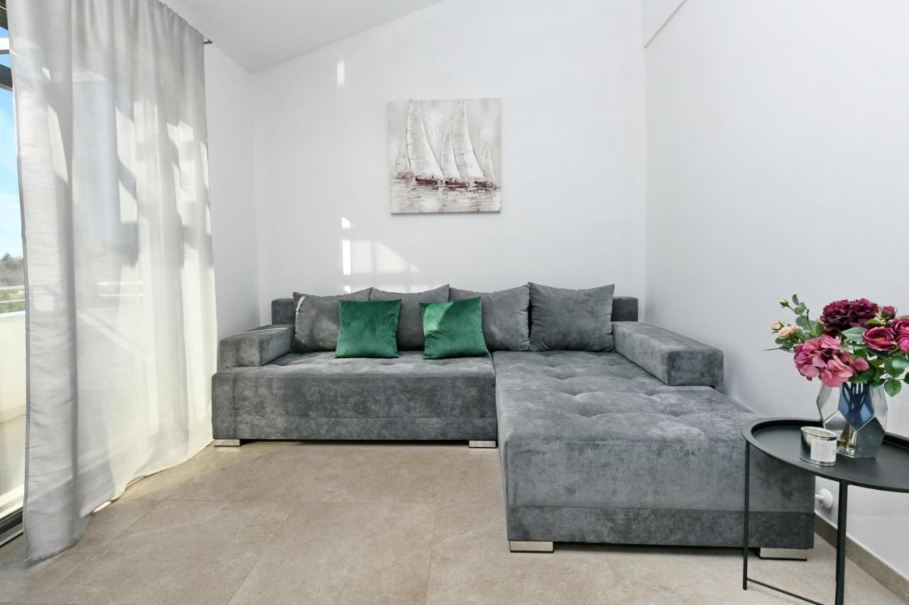 R2 By Rudan Apartment
