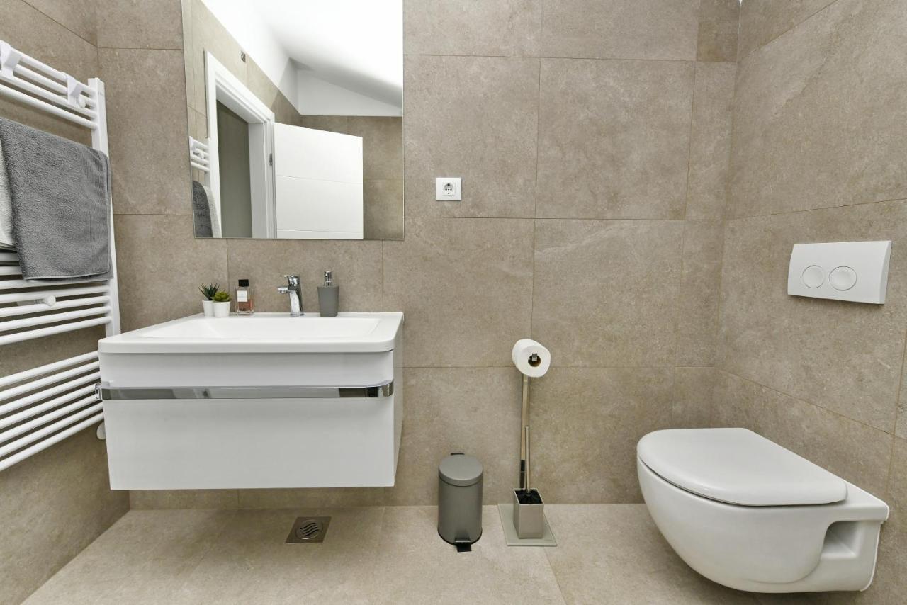 R2 By Rudan Apartment *